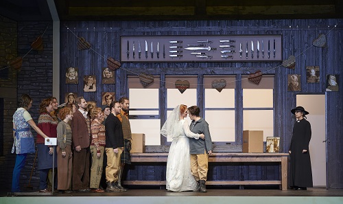 0582 – A scene from the Canadian Opera Company’s production of Ariodante, 2016. Conductor Johannes Debus, director Richard Jones, associate director Benjamin Davis, set and costume designer ULTZ, and lighting designer Mimi Jordan Sherin, photo: Michael Cooper