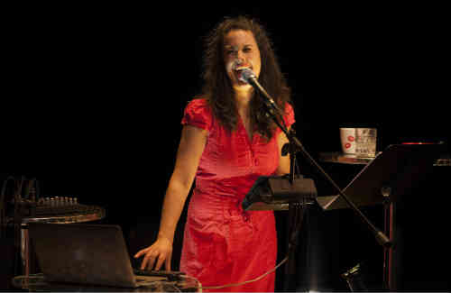 Picture of performer Anna Chatterton