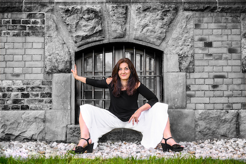 Photo of Tracey Erin Smith in THE BIG HOUSE provided by the artist